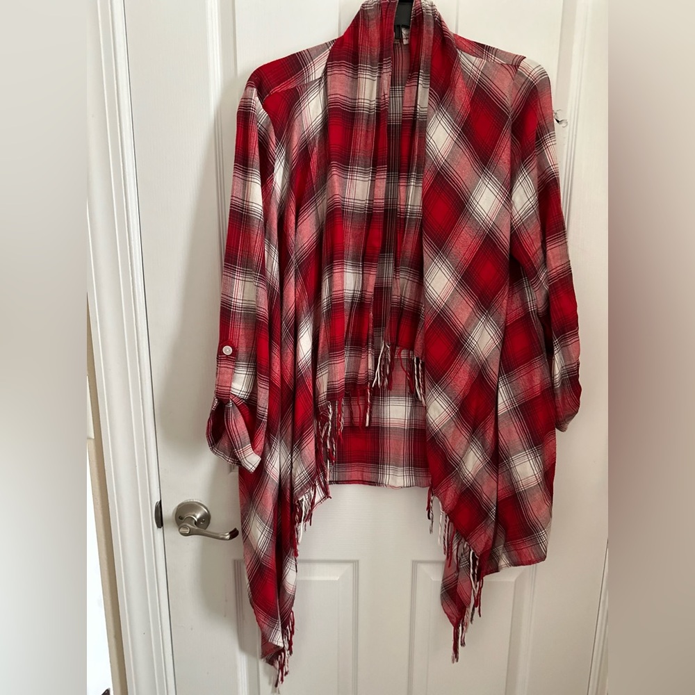 Cato black, white and red kimono with fringes.